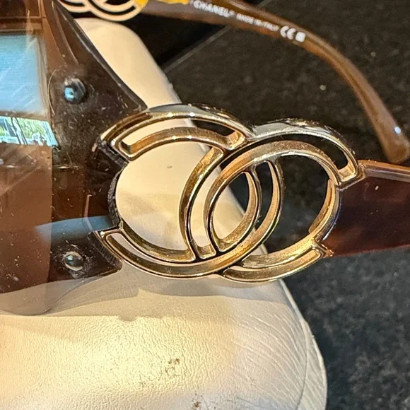 CHANEL Brown Tinted Sunglasses with Gold CC Accent - Picture 5 of 5